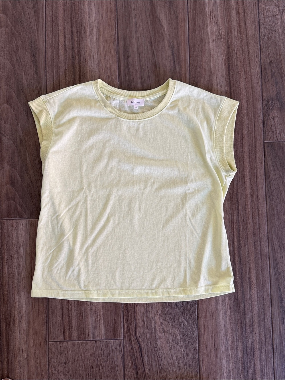 Bohme Light Yellow Women’s T-shirt. Cap Sleeves. Women’s XL. Super cute